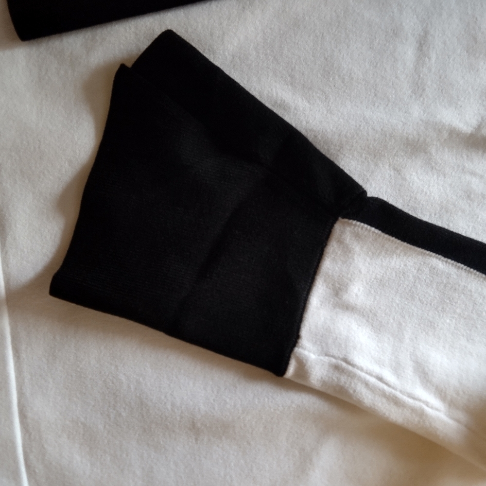 Louis Vuitton white&black sweater, small - Picture 2 of 3